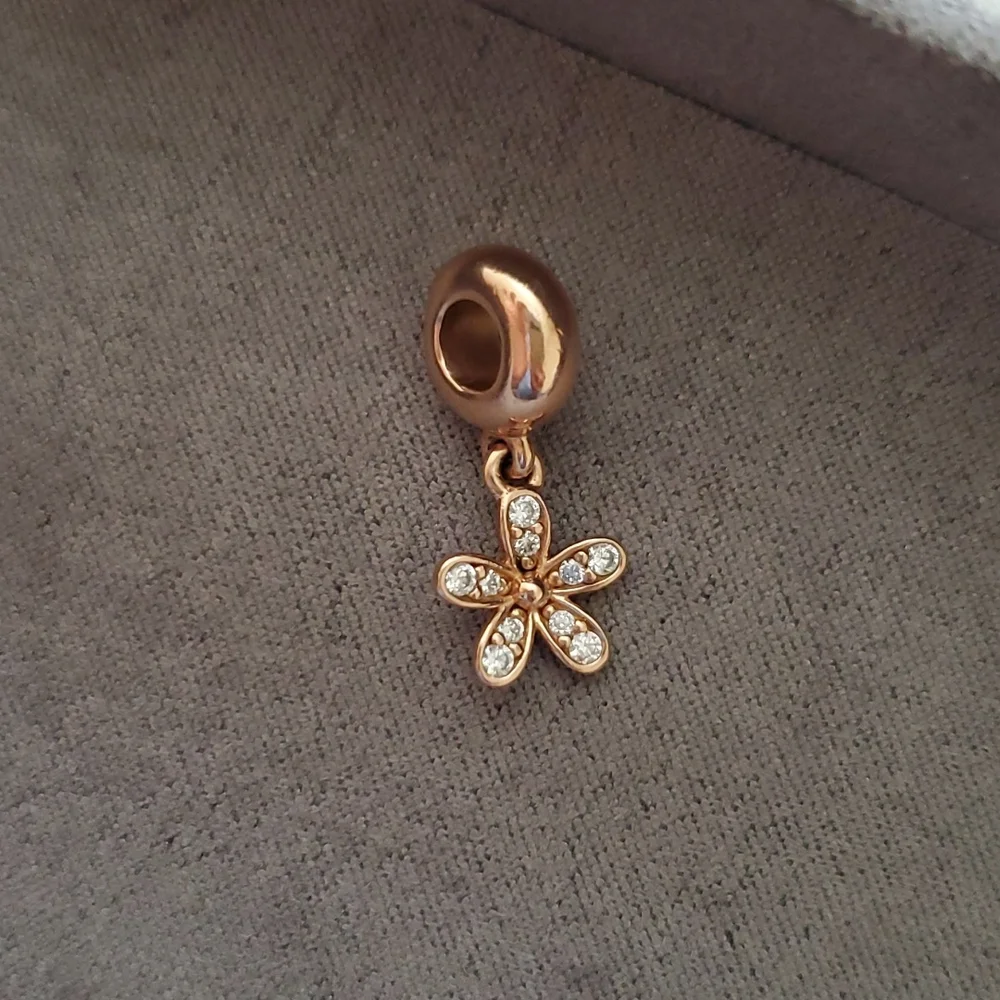 Pandora Dazzling Daisy dangle charm - Picture 2 of 6